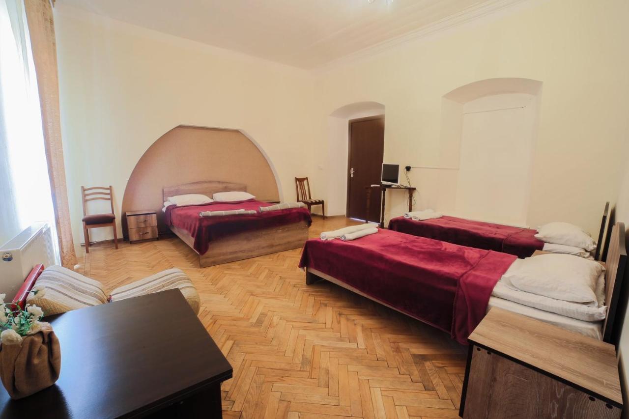Gh Sanapiro Telavi Exterior photo